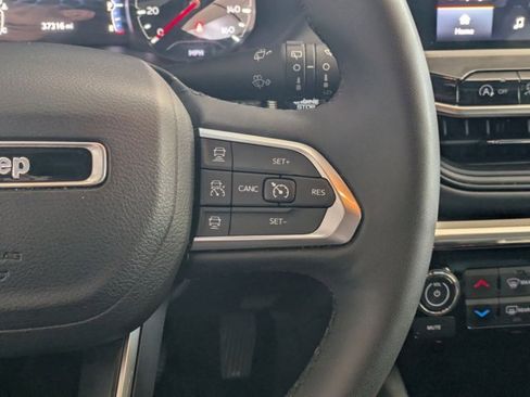 Used 2023 Jeep Compass Limited image 20