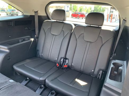 Used 2025 Kia Sorento S image 26