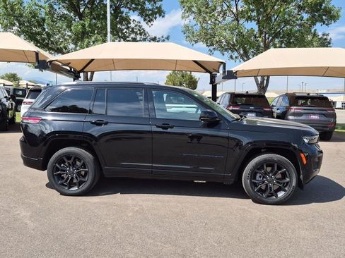 Used 2024 Jeep Grand Cherokee Limited 4xe AWD/4WD image 4