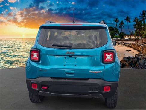 Used 2022 Jeep Renegade Trailhawk image 6