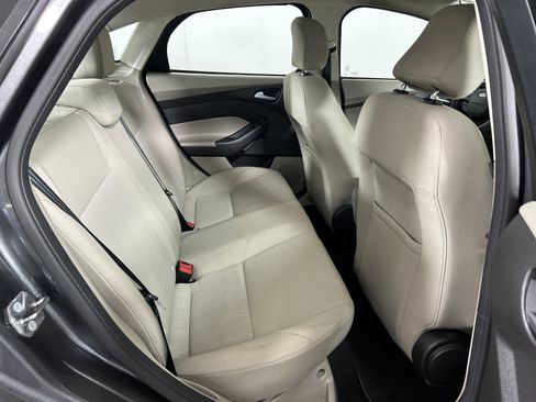Used 2017 Ford Focus SE FWD image 25