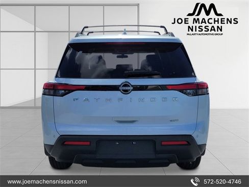 New 2025 Nissan Pathfinder SV image 4