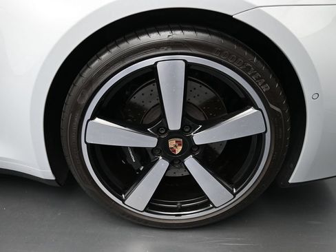 Certified 2025 Porsche 911 Carrera S RWD image 26