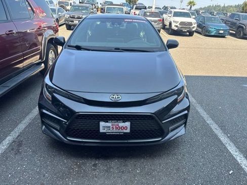 Used 2020 Toyota Corolla SE FWD image 2