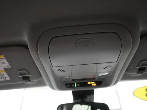Used 2023 GMC Terrain SLE w/ Driver Convenience Package FWD image 12