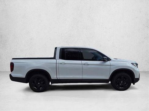 Used 2025 Honda Ridgeline Black Edition image 4