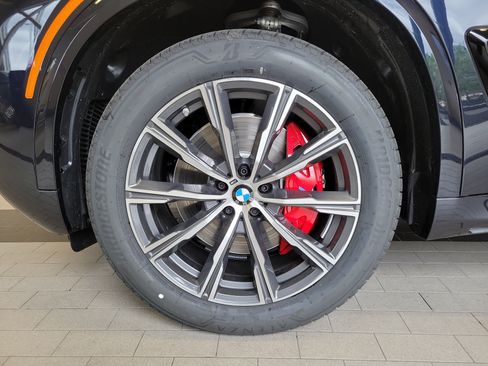 New 2026 BMW X5 xDrive40i w/ Executive Package AWD/4WD image 11