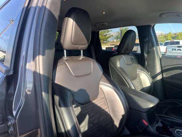 Used 2022 Jeep Cherokee Latitude AWD/4WD image 16