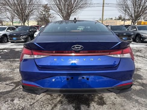 Certified 2023 Hyundai Elantra SEL w/ Preferred Accessory Package image 14