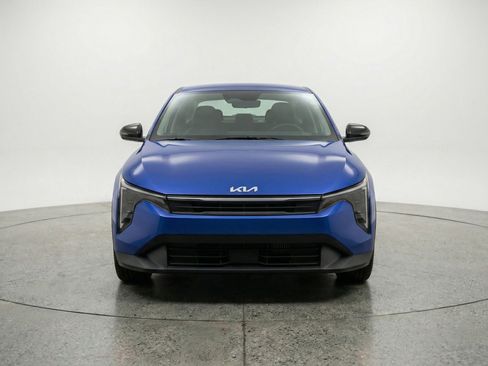 Used 2025 Kia K4 LXS image 2
