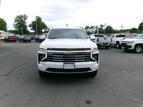 Used 2025 Chevrolet Tahoe LT AWD/4WD image 3