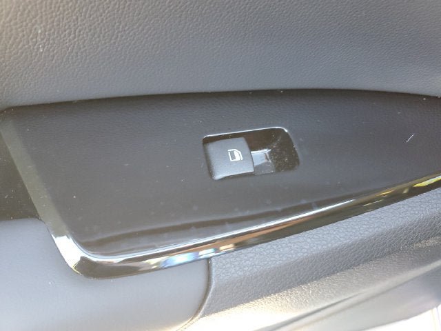 Used 2025 Kia Sportage EX FWD image 18