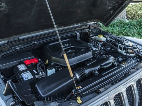 Used 2021 Jeep Wrangler Unlimited Rubicon AWD/4WD image 36