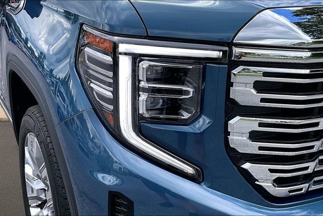 Certified 2025 GMC Sierra 1500 Denali w/ Denali Reserve Package AWD/4WD image 30