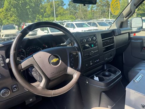 Used 2022 Chevrolet Express 2500 Extended w/ Enhanced Convenience Package RWD image 15