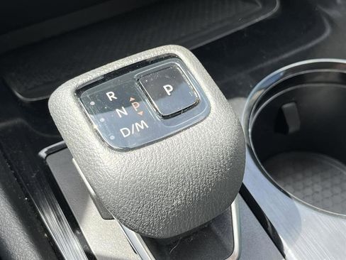 Used 2021 Nissan Rogue SV image 23