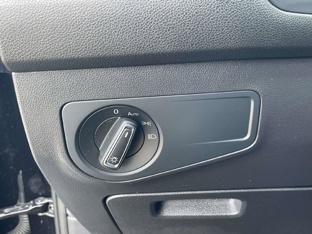 Certified 2023 Volkswagen Tiguan SE FWD image 23