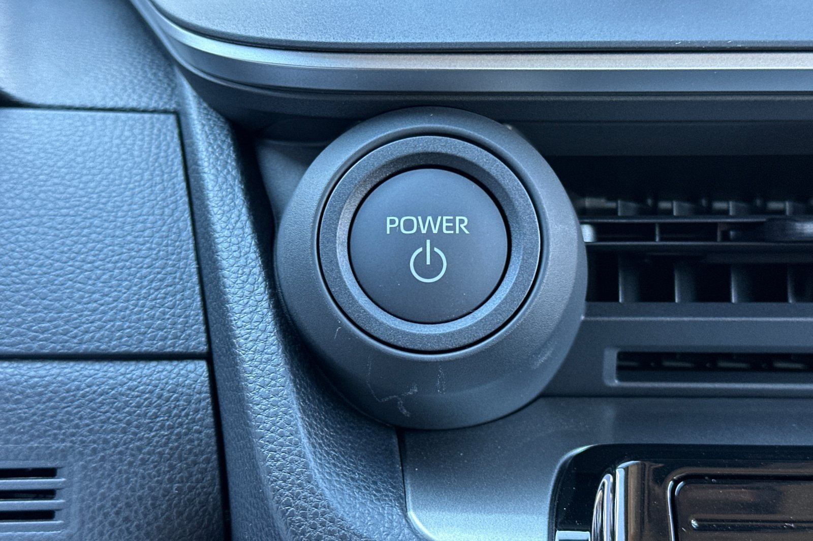 New 2027 Toyota Prius LE FWD image 21
