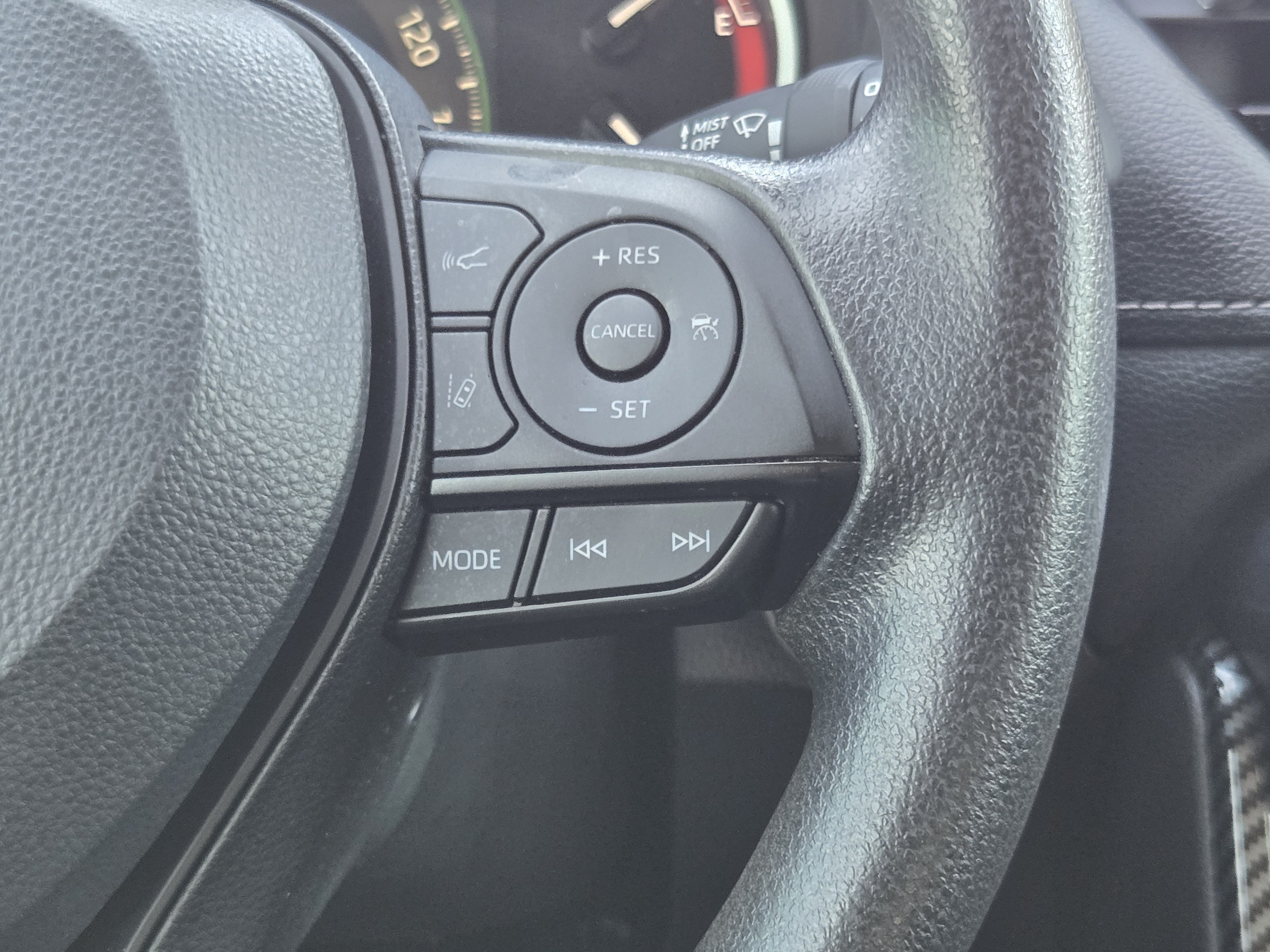 Used 2024 Toyota RAV4 XLE w/ Convenience Package FWD image 30