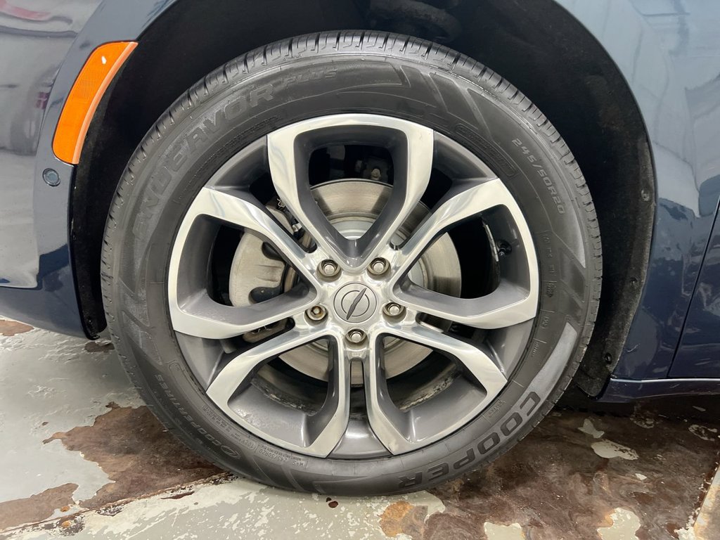 Used 2023 Chrysler Pacifica Pinnacle AWD/4WD image 29