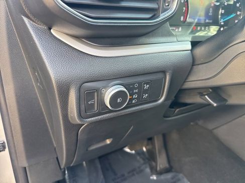 Used 2020 Ford Explorer XLT w/ Equipment Group 202A image 12