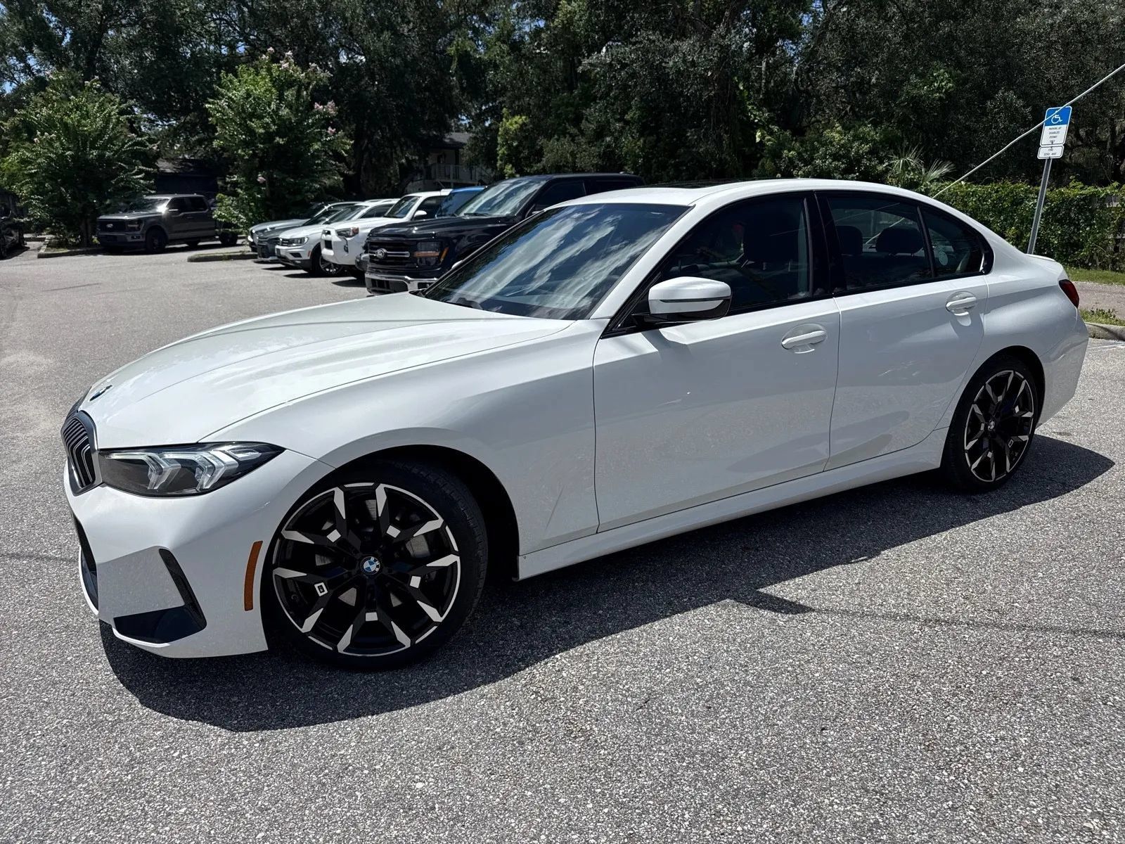 Used 2026 BMW 330i Sedan w/ M Sport Package RWD image 5