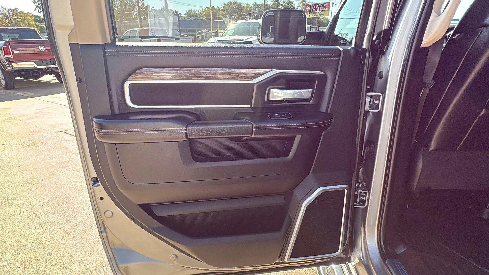 Used 2021 RAM 3500 Laramie AWD/4WD image 11