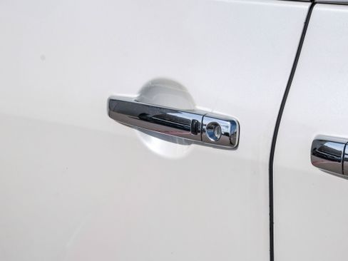Used 2015 Nissan Quest S FWD image 38