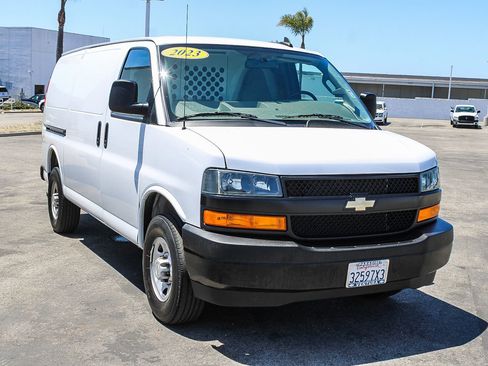Used 2023 Chevrolet Express 2500 w/ Driver Convenience Package RWD image 3