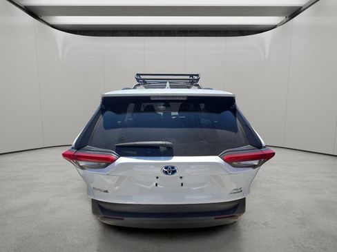 Used 2024 Toyota RAV4 XLE w/ Convenience Package image 7