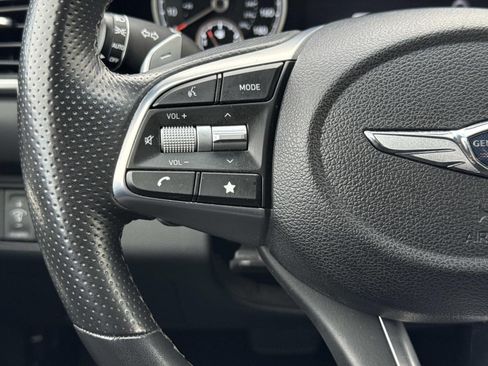 Used 2023 Genesis G70 2.0T image 14