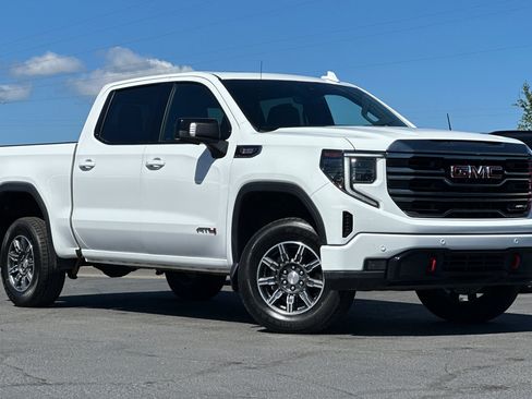 Used 2024 GMC Sierra 1500 AT4 w/ Technology Package AWD/4WD image 2
