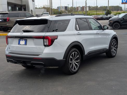 New 2026 Ford Explorer ST-Line image 9