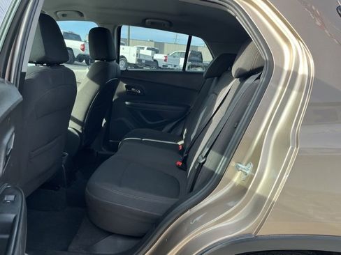 Used 2018 Chevrolet Trax LS image 32