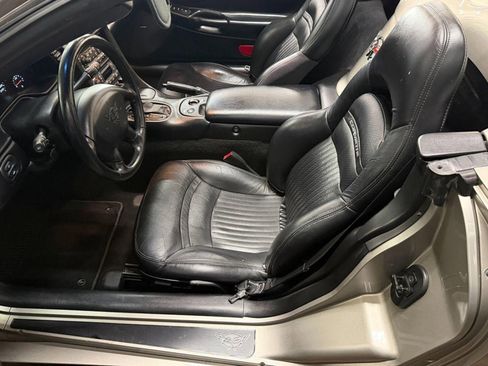 Used 2000 Chevrolet Corvette Convertible w/ Memory Pkg image 21