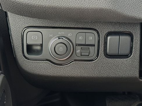 Used 2024 Mercedes-Benz Sprinter 2500 image 31