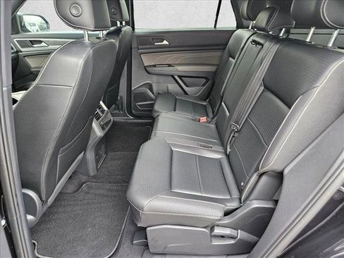 Used 2022 Volkswagen Atlas Cross Sport SE image 18