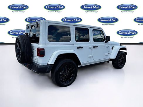 Used 2024 Jeep Wrangler Unlimited Sahara AWD/4WD image 7