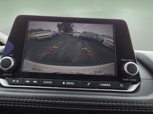 Used 2023 Nissan Rogue S image 29