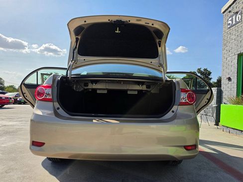 Used 2011 Toyota Corolla LE FWD image 26
