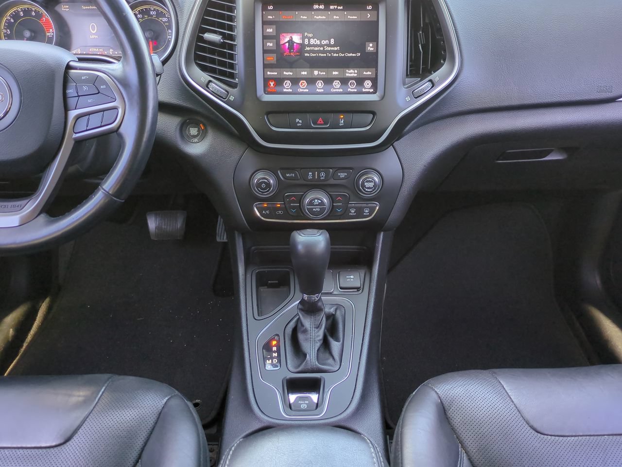 Used 2021 Jeep Cherokee Latitude Lux w/ Comfort/Convenience Group FWD image 18