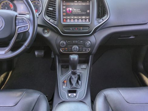 Used 2021 Jeep Cherokee Latitude Lux w/ Comfort/Convenience Group FWD image 18