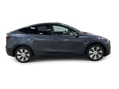 Certified 2023 Tesla Model Y Long Range AWD/4WD image 7