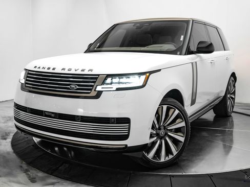 Used 2024 Land Rover Range Rover SV AWD/4WD image 6