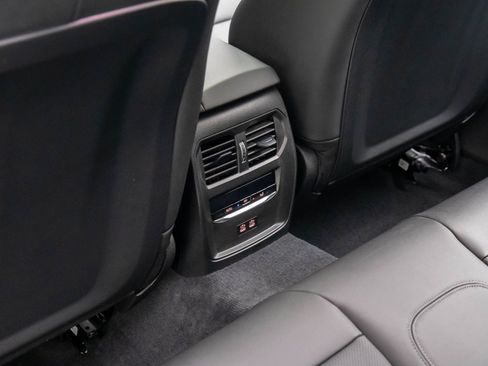 New 2026 BMW 330i xDrive Sedan w/ M Sport Package image 19