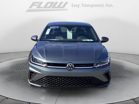 Used 2026 Volkswagen Jetta Sport FWD image 2