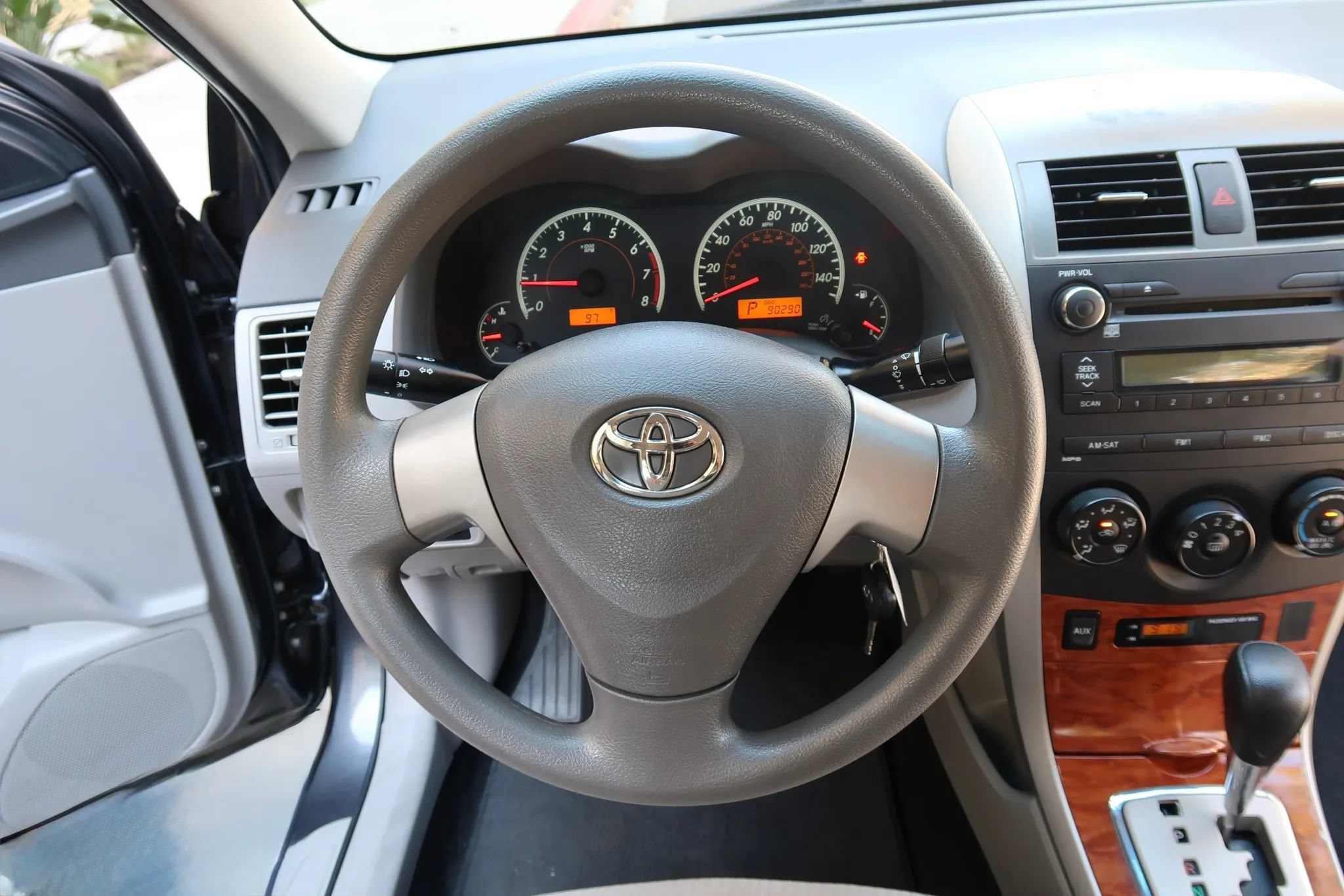 Used 2010 Toyota Corolla FWD image 20