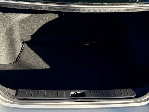 Used 2017 Nissan Versa SV image 6