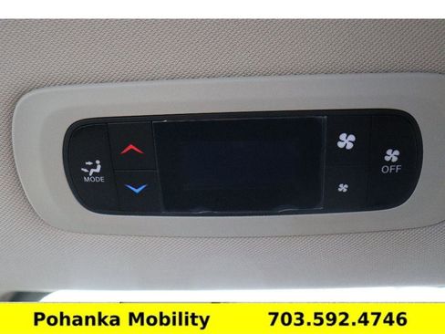 Used 2024 Chrysler Voyager LX image 31