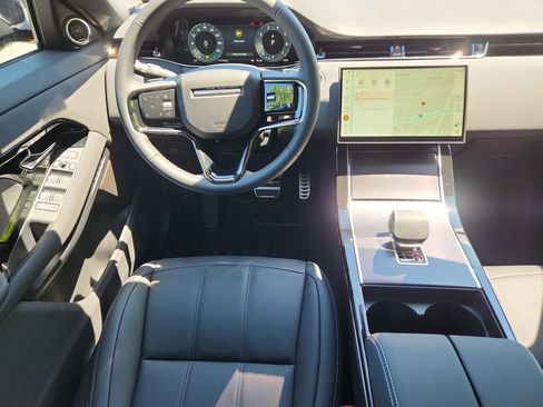 New 2026 Land Rover Range Rover Evoque Hoxton AWD/4WD image 4